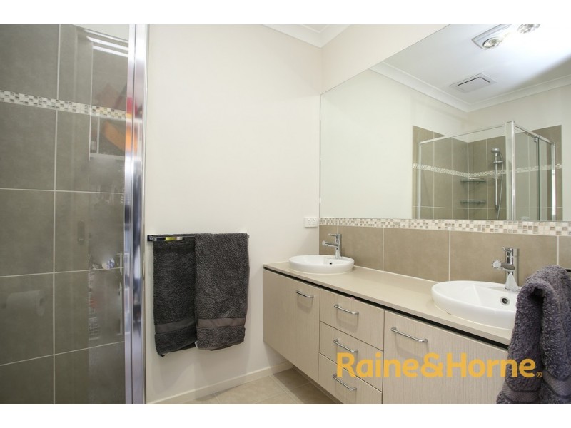 4 Ajuga Lane, Cranbourne North VIC 3977