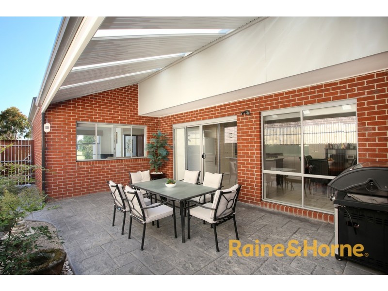 4 Ajuga Lane, Cranbourne North VIC 3977