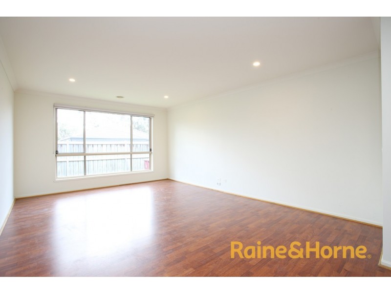 11 Ogle Way, Cranbourne North VIC 3977