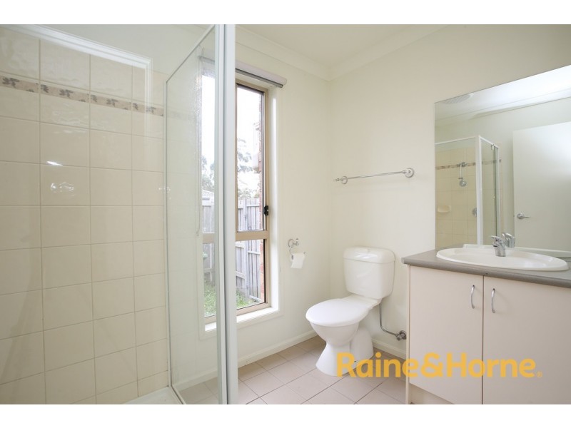 11 Ogle Way, Cranbourne North VIC 3977