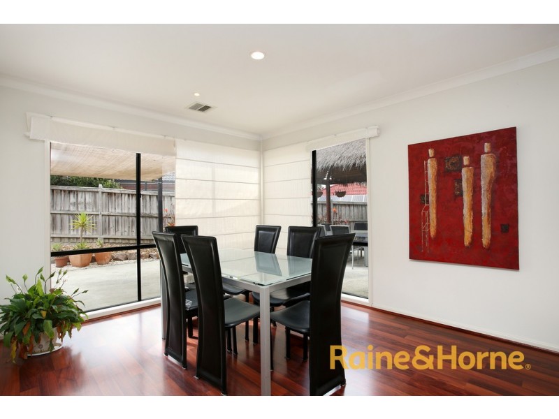 4 Azure Place, Narre Warren South VIC 3805