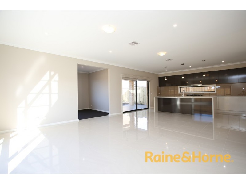 85 Rossiter Retreat, Cranbourne North VIC 3977