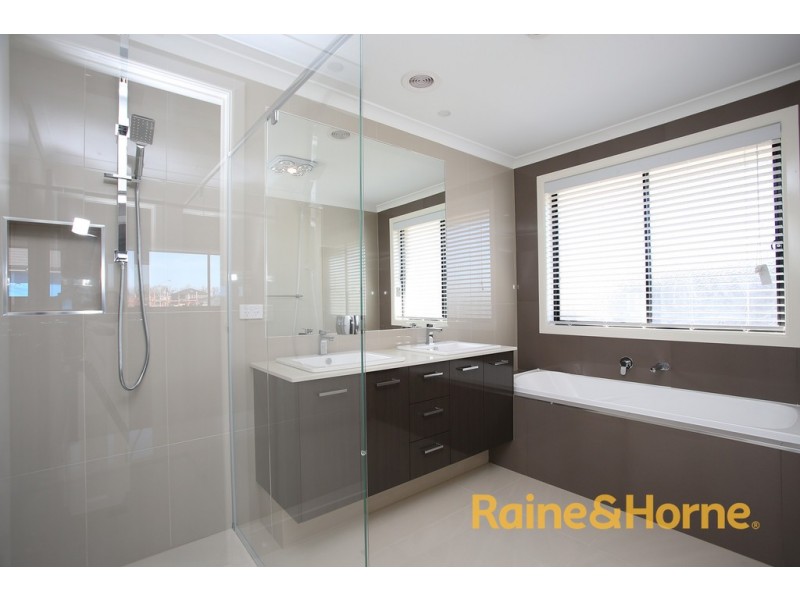 85 Rossiter Retreat, Cranbourne North VIC 3977