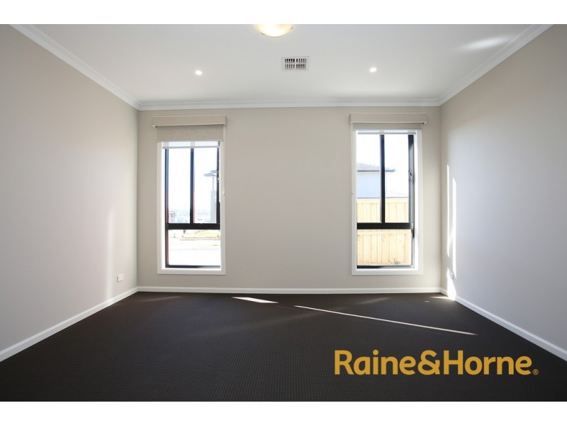 85 Rossiter Retreat, Cranbourne North VIC 3977