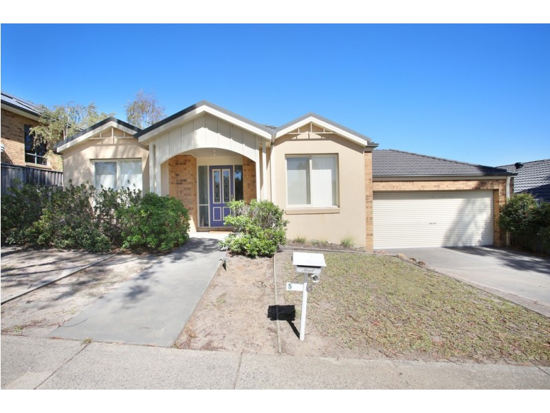 5 Carrick Place, Berwick VIC 3806