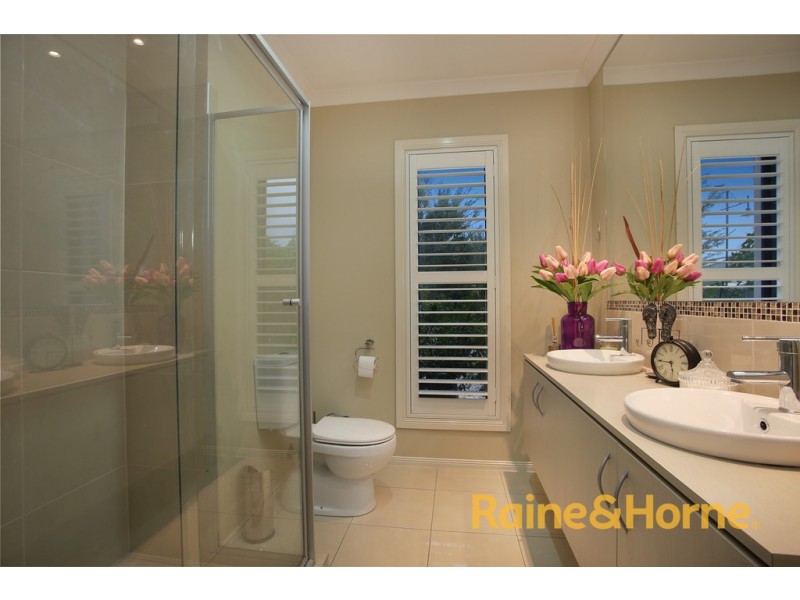 27 Kindred Avenue, Cranbourne North VIC 3977