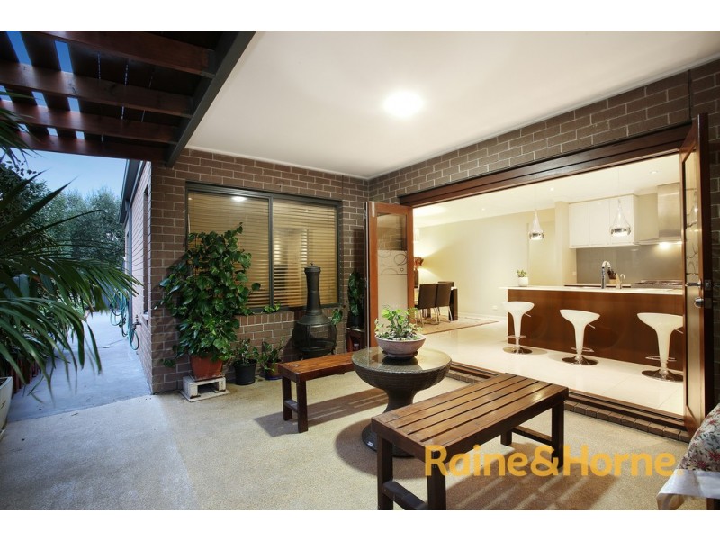 27 Kindred Avenue, Cranbourne North VIC 3977