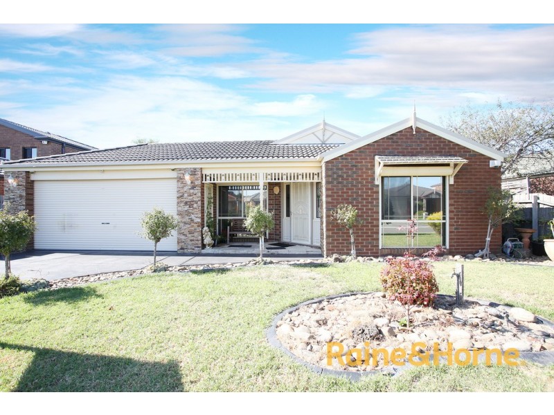 10 Kalastaire Grove, Berwick VIC 3806