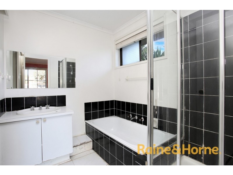 42 Rowellyn Avenue, Carrum Downs VIC 3201