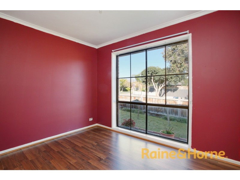 42 Rowellyn Avenue, Carrum Downs VIC 3201