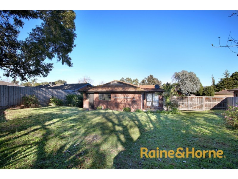 42 Rowellyn Avenue, Carrum Downs VIC 3201