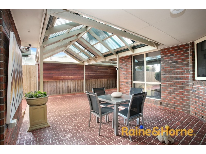 26 Mayfair Crescent, Narre Warren VIC 3805