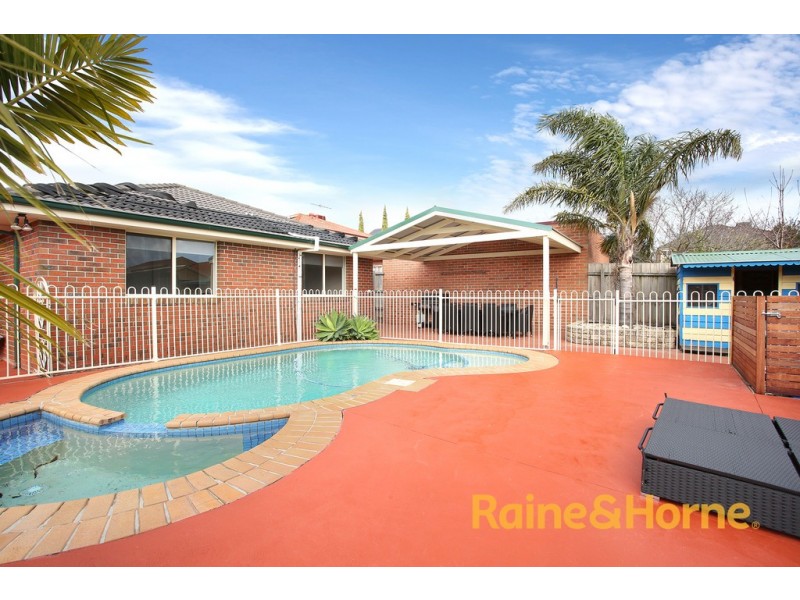 26 Mayfair Crescent, Narre Warren VIC 3805