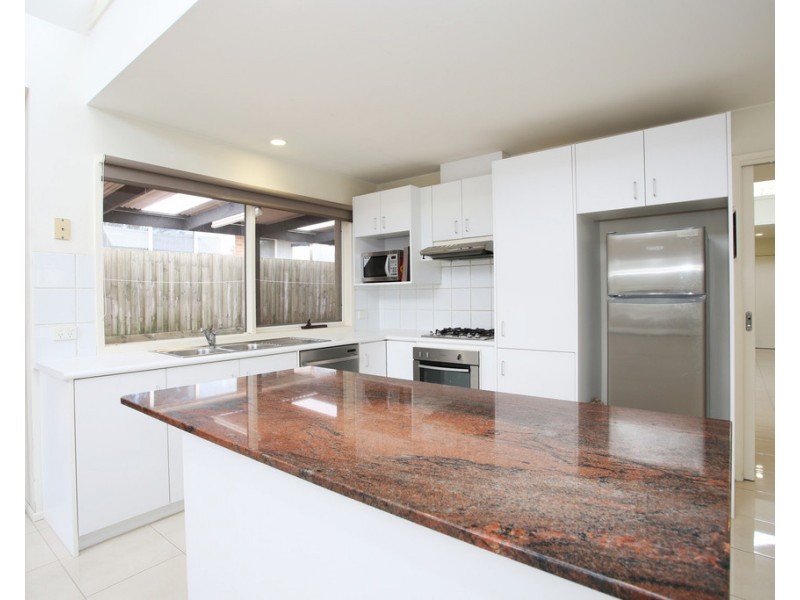 8 Teal Court, Narre Warren South VIC 3805