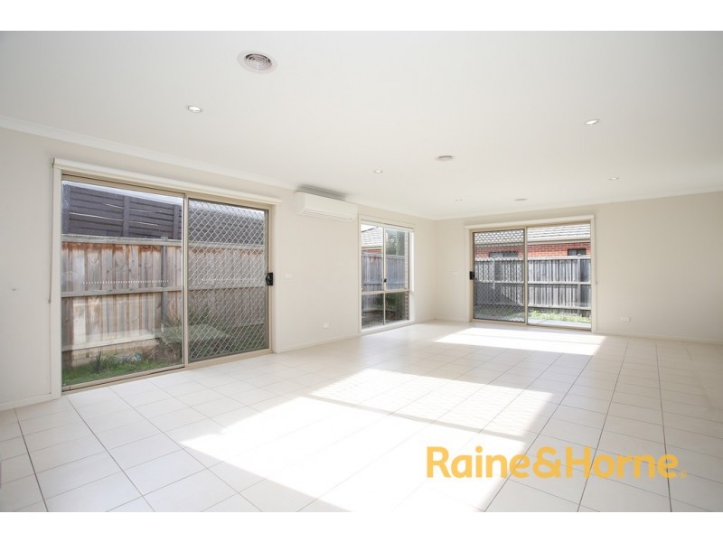 12 Celestine Drive, Officer VIC 3809