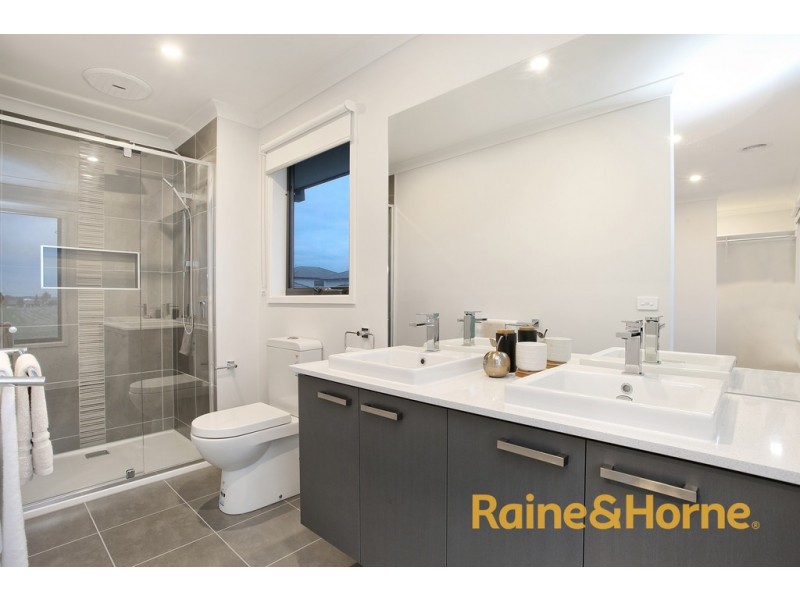 182 Alisma Boulevard, Cranbourne North VIC 3977