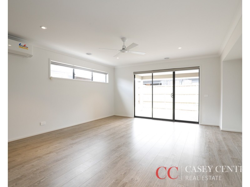 12 CLOVIS AVENUE, Clyde North VIC 3978