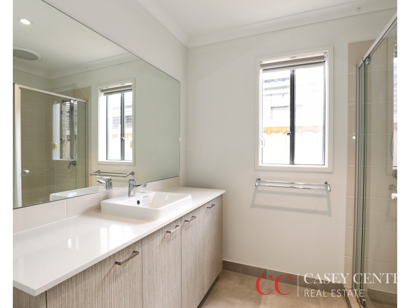 12 CLOVIS AVENUE, Clyde North VIC 3978