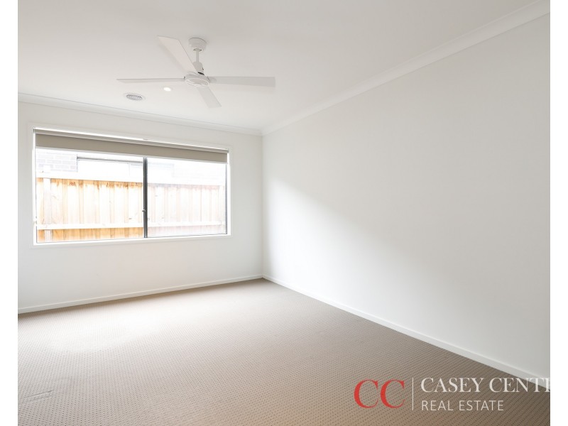 12 CLOVIS AVENUE, Clyde North VIC 3978