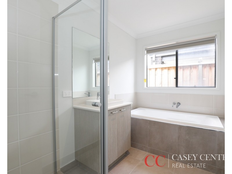 12 CLOVIS AVENUE, Clyde North VIC 3978