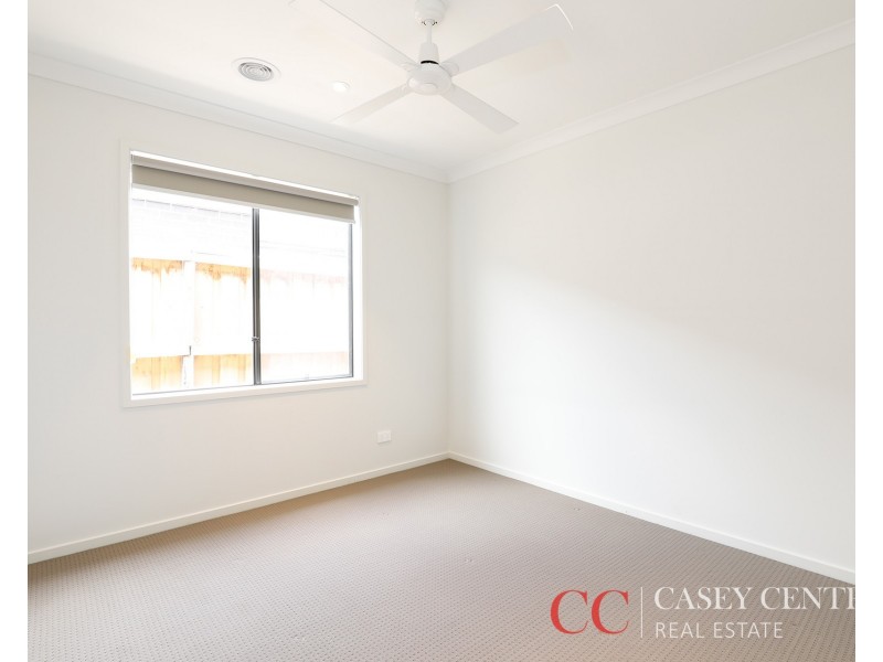 12 CLOVIS AVENUE, Clyde North VIC 3978