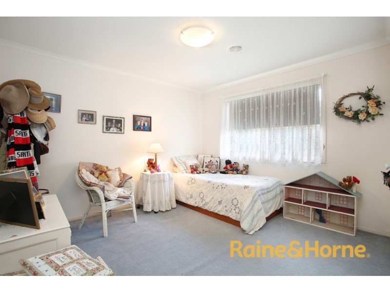 9 Tilmouth Place, Narre Warren South VIC 3805