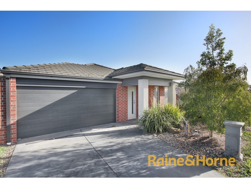 25 Barossa Drive, Clyde North VIC 3978