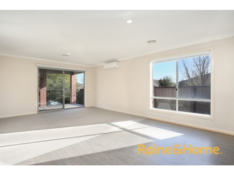 25 Barossa Drive, Clyde North VIC 3978