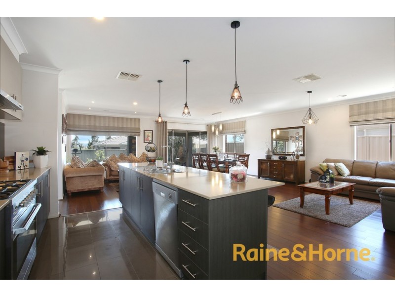 4 Katahdin Terrace, Cranbourne North VIC 3977