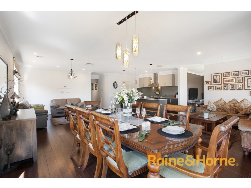 4 Katahdin Terrace, Cranbourne North VIC 3977