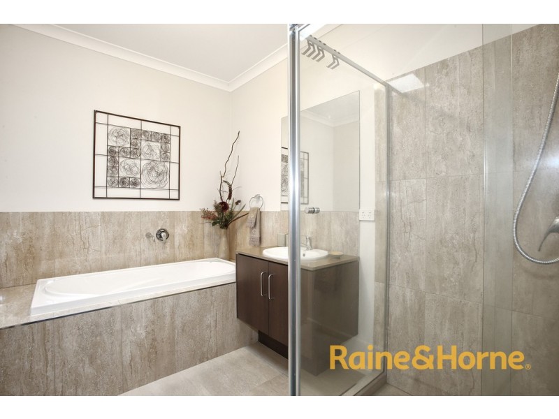 4 Katahdin Terrace, Cranbourne North VIC 3977