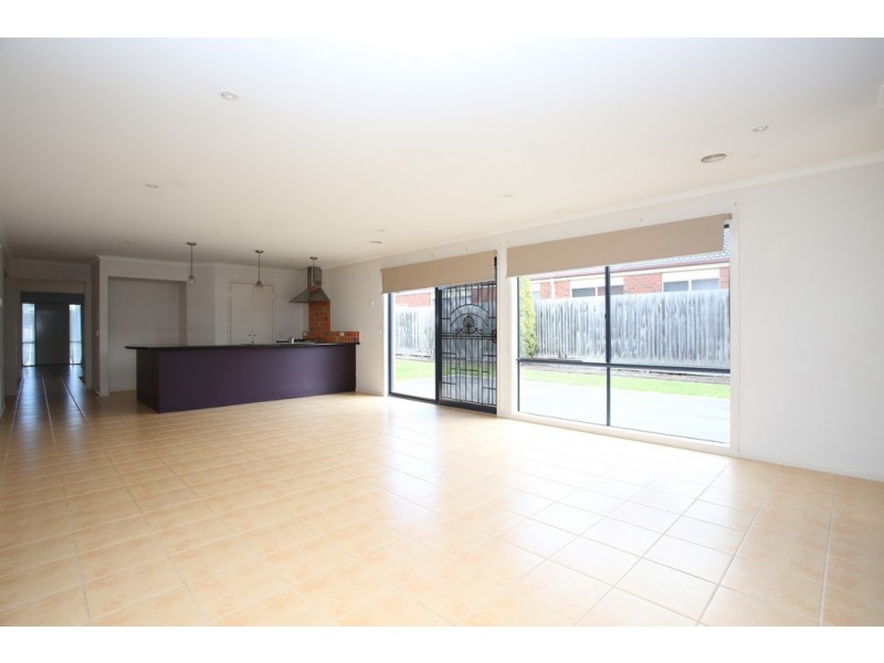 22 Pevensey Drive, Narre Warren South VIC 3805