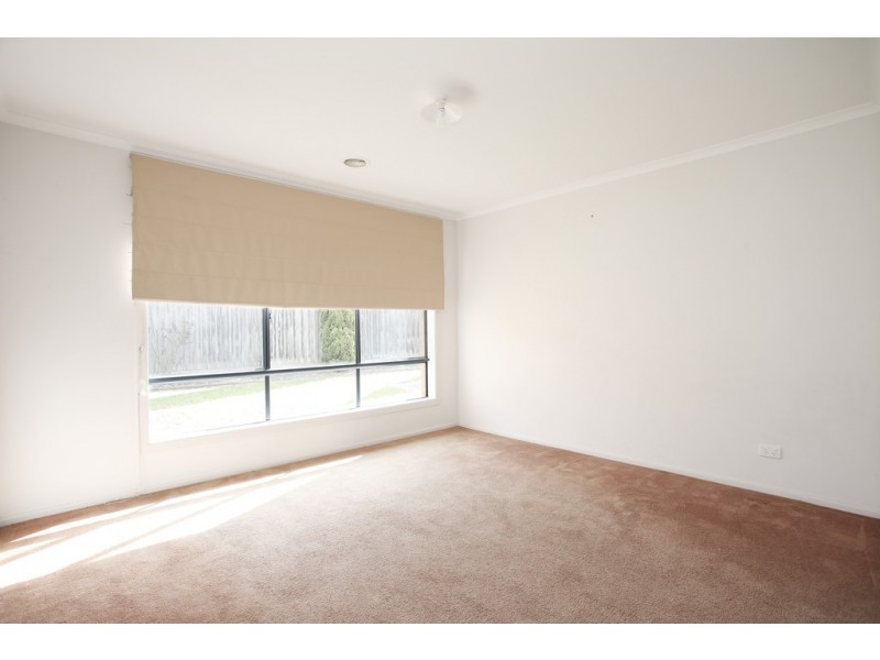 22 Pevensey Drive, Narre Warren South VIC 3805