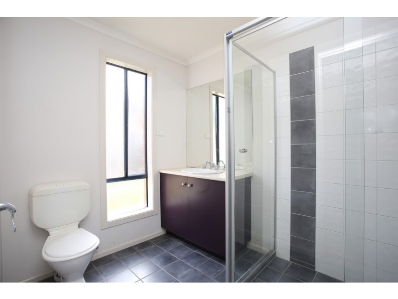 22 Pevensey Drive, Narre Warren South VIC 3805
