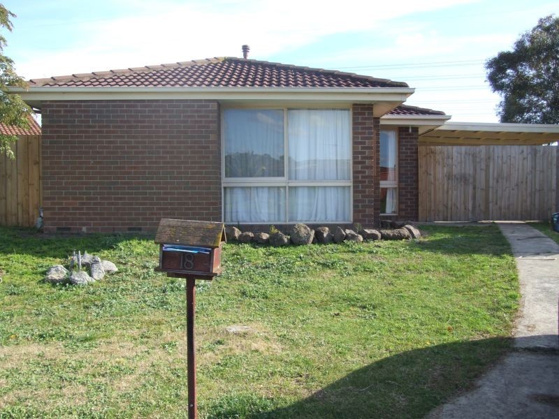 18 Kent Court, Cranbourne North VIC 3977