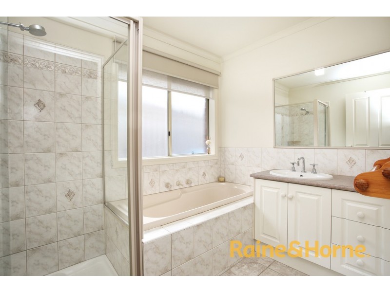 70 Galloway Drive, Narre Warren South VIC 3805