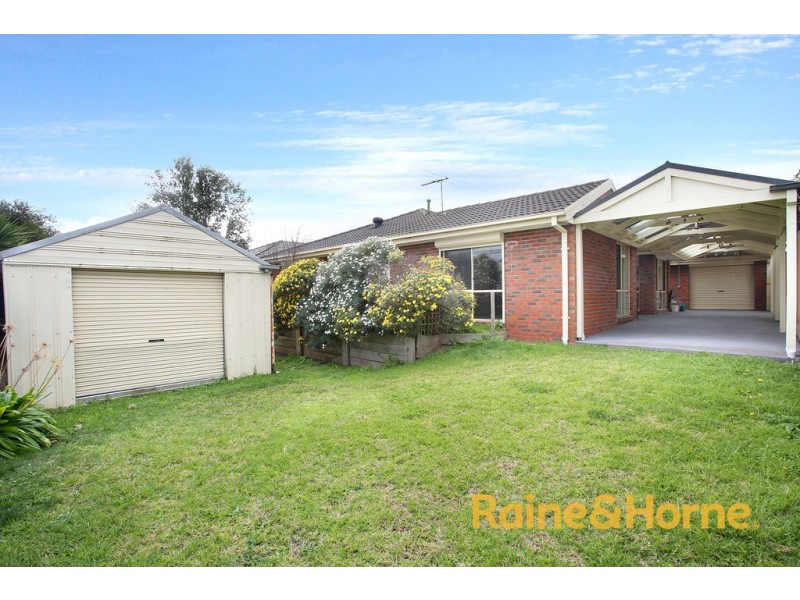 70 Galloway Drive, Narre Warren South VIC 3805