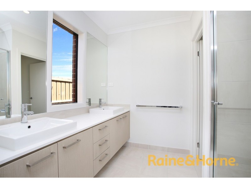 27 Springbrook Drive, Clyde North VIC 3978