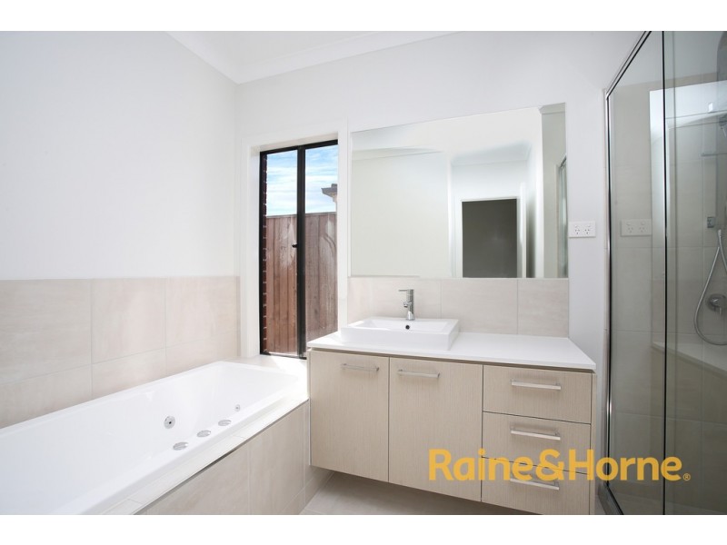 27 Springbrook Drive, Clyde North VIC 3978