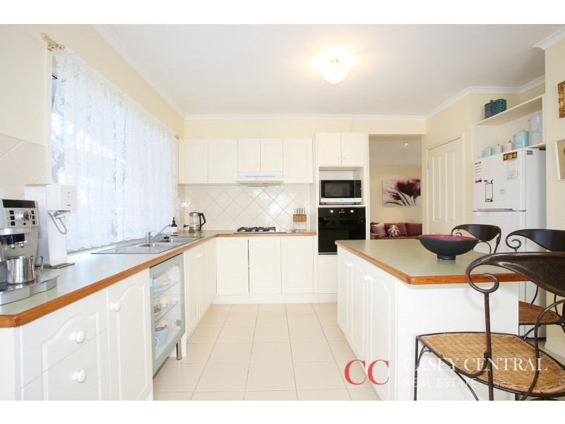 16 Rich Walk, Narre Warren South VIC 3805