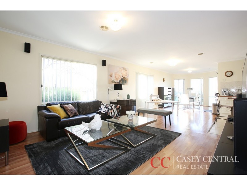 16 Rich Walk, Narre Warren South VIC 3805