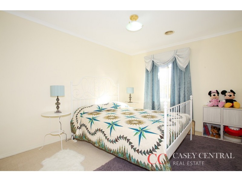 16 Rich Walk, Narre Warren South VIC 3805