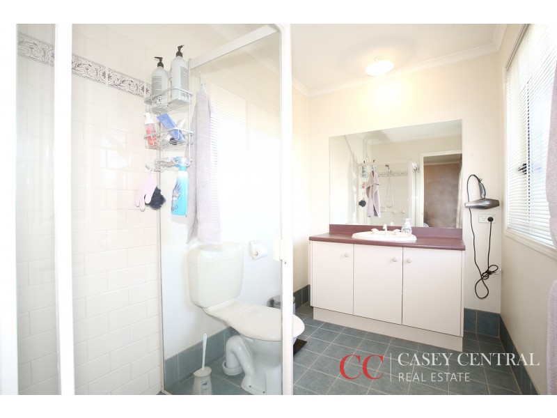 16 Rich Walk, Narre Warren South VIC 3805