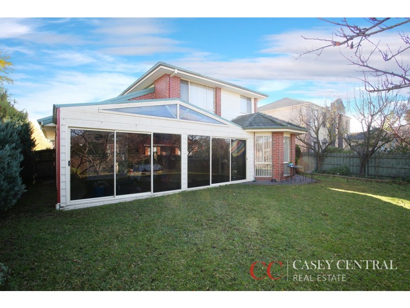 16 Rich Walk, Narre Warren South VIC 3805