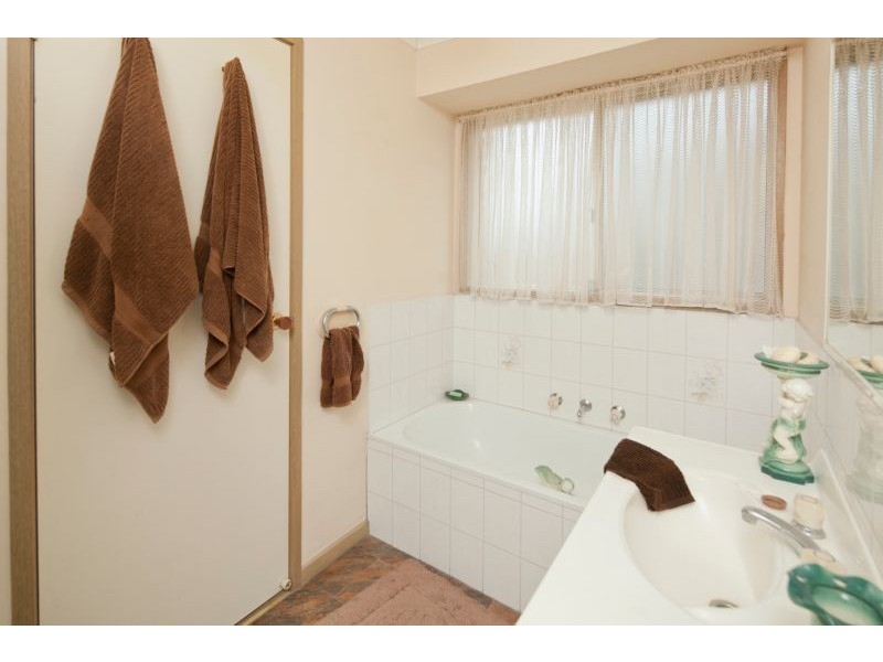 5 Glenleigh Court, Cranbourne North VIC 3977