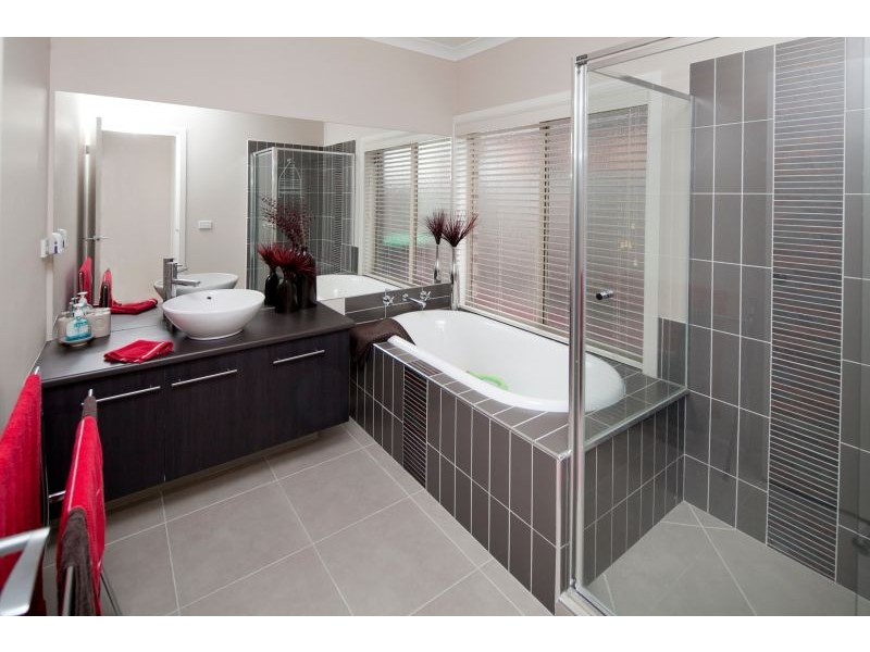 9 Buster Court, Narre Warren South VIC 3805