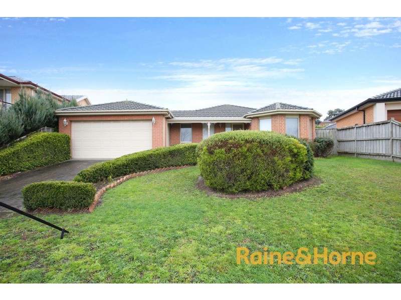 82 Robinswood Parade, Narre Warren South VIC 3805