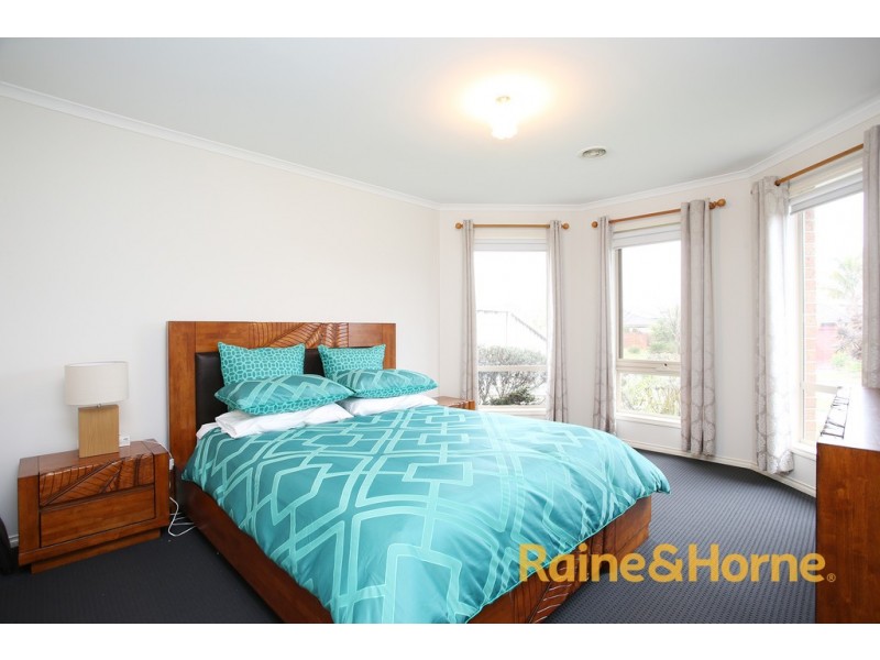 82 Robinswood Parade, Narre Warren South VIC 3805