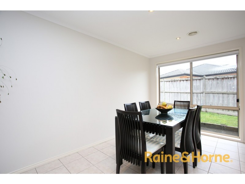 82 Robinswood Parade, Narre Warren South VIC 3805