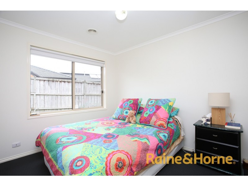 82 Robinswood Parade, Narre Warren South VIC 3805